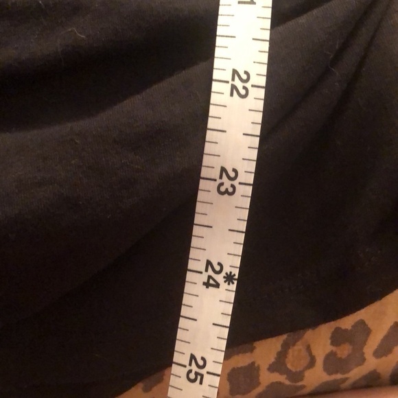 Micheal Kors size large black top with zippers on the shoulders NWOT - Picture 7 of 10